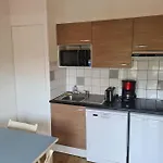 Daire Avec Piscine A 300m De La *