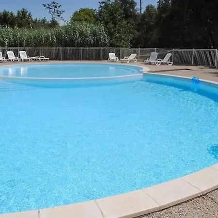 Appartement Avec Piscine à 300m De La *