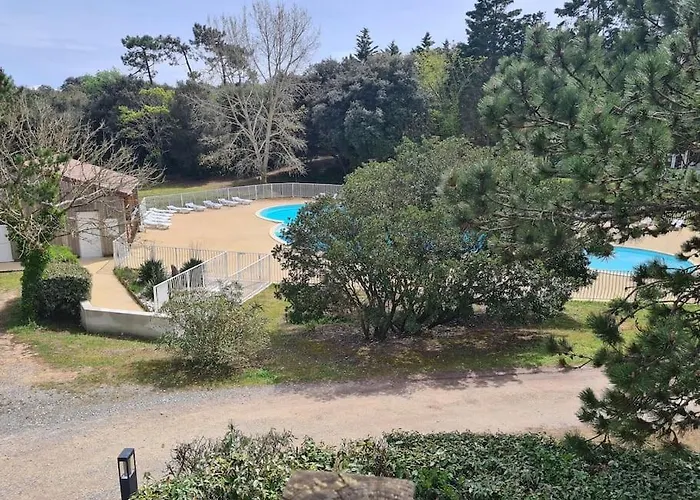 公寓 Avec Piscine A 300m De La
